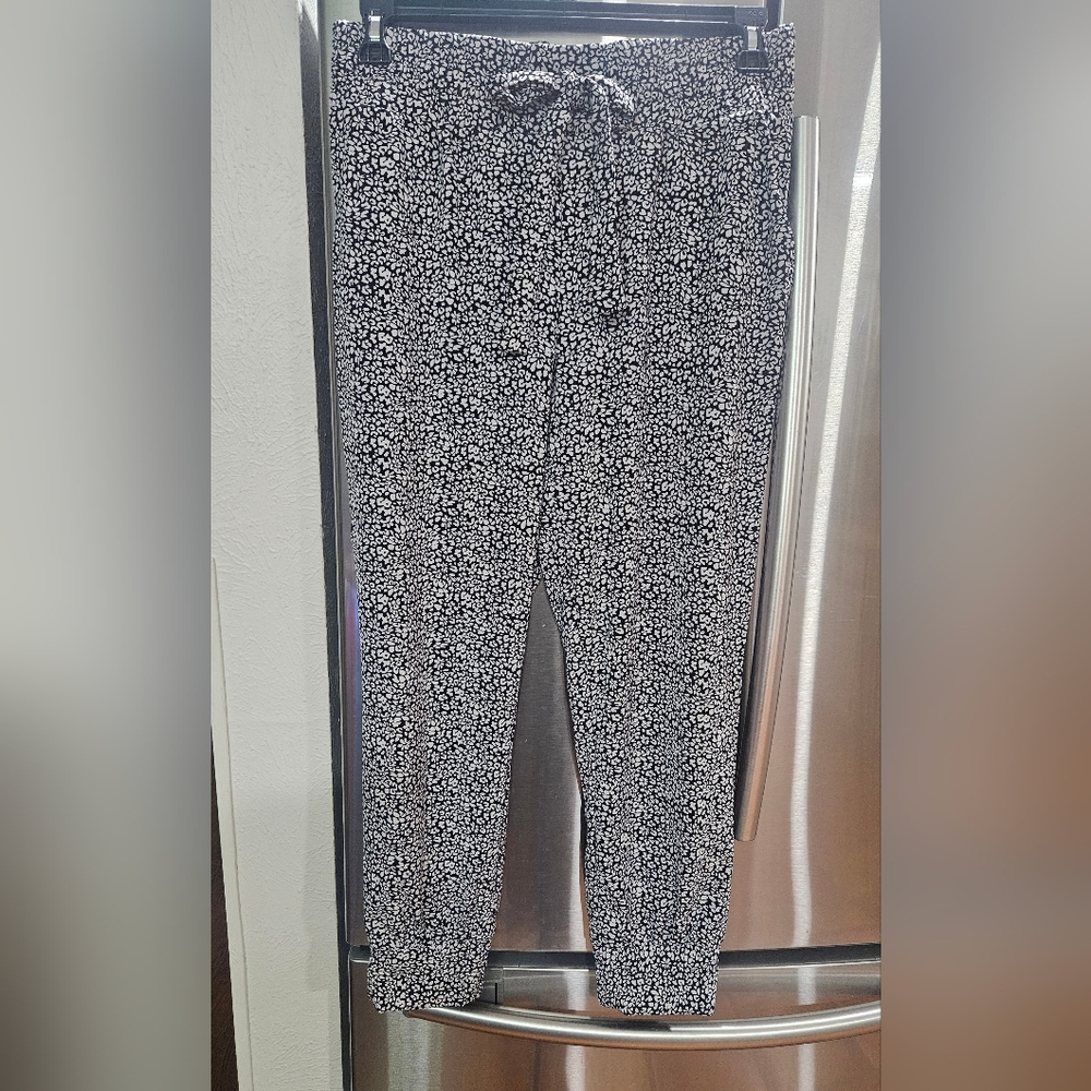 One By Chapter One Joggers